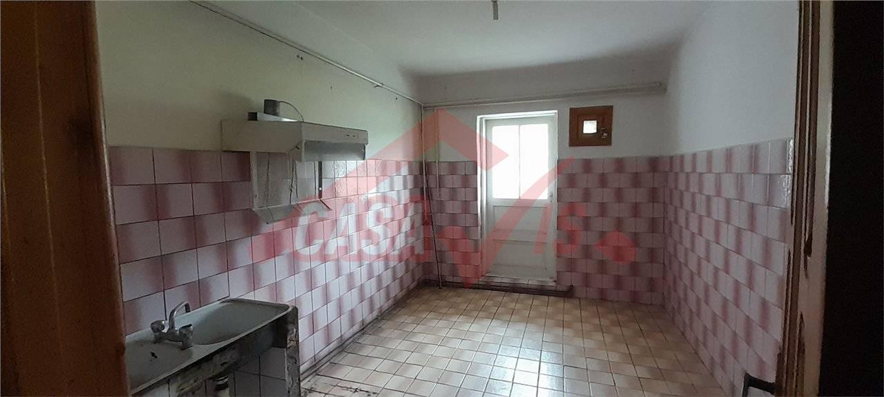Apartament 3 camere in Targu Ocna langa Nevila