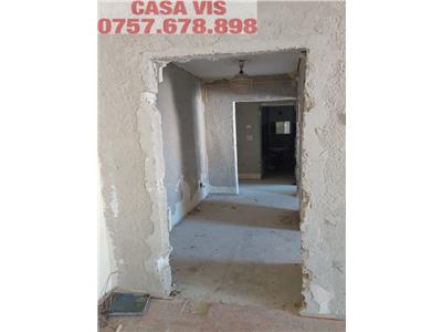 VANDUT !!!  Apartament 2 camere in Onesti, etajul 2, zona de jos la cheie