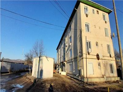 VANDUT !!! Apartament 2 camere decomandat, et 2, langa primaria Onesti