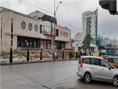 VANDUT !!! Urgent, apartament 2 camere str Tineretului langa primaria Onesti sau BRD, stradal