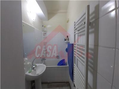 VANDUT !!! Apartament nou renovat etajul 1 cu balcon langa hotel TRotus