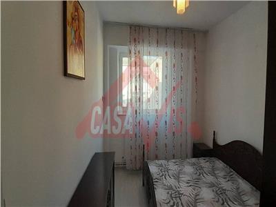 VANDUT !!! Apartament 3 camere zona de jos str Chimistului