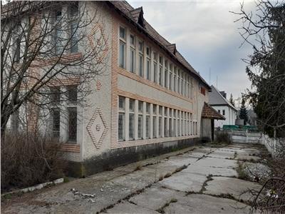 Bloc cu 30 de camere in Onesti, TEREN 700 MP PROPRIETATE