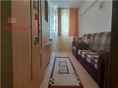 VANDUT !!! Apartament 3 camere zona Mal, etajul 2, bucatarie foarte mare