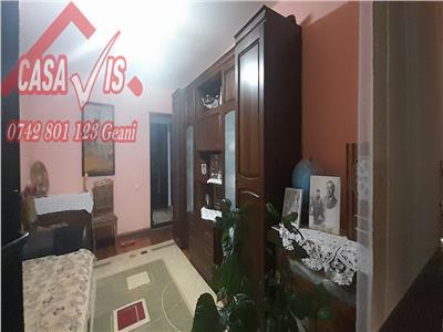 VANDUT !!! Apartament 3 camere zona Mal, etajul 2, bucatarie foarte mare