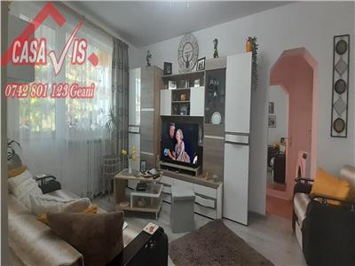 VANDUT !!! Apartament 3 camere la cheie str Oituz langa primaria Onesti . Plata in 6 luni