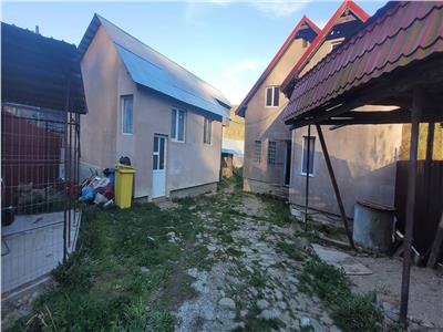 Doua case nou renovate in com Oituz sat Harja str Carpati nr. 6