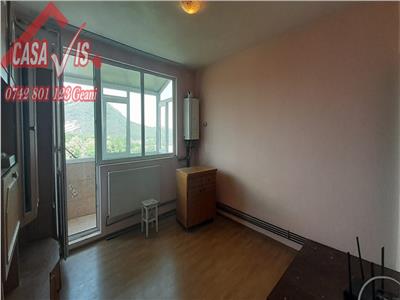 Etajul 1, apartament 3 camere , renovat 2024