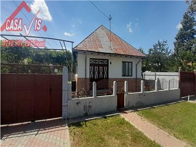 VANDUTA !!! CASA PENTRU DOUA FAMILIII .Casa in Lupesti str  Regele Ferdinand nr. 3 la strada principala, partea dreapta  la 7 minute de Onesti,spre Casin zona Lupesti