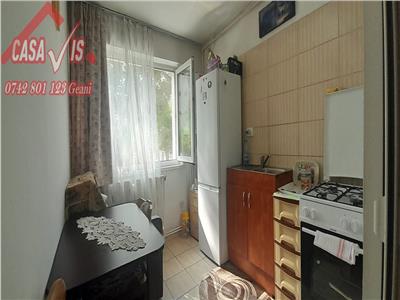 Etajul 1,4 , langa hotel Trotus , zona linistita, renovat, 34000 euro