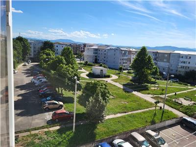 VANDUT !!! Etajul 4/4 . Oferta !!! Apartament 2 camere str Marasesti langa pompieri pls loc de parcare inclus