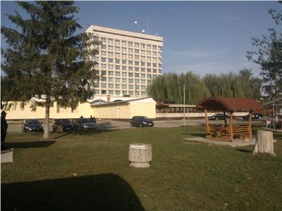 VANDUT !!! Ocazie, etajul 1 cu lift langa hotel Trotus