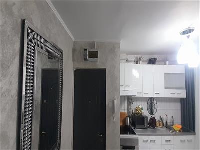 VANDUT DE CASA VIS !!! Apartament etajul 1 langa hotel Trotus, bucatarie foarte mare, totul nou, mobilat, utilat