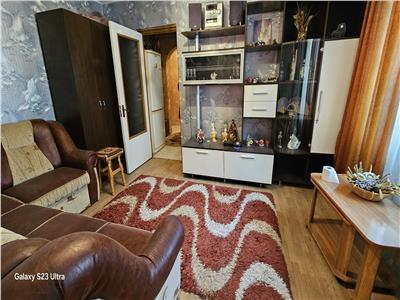 VANDUT !!! Apartament 3 camere la cheie, zona de sus etajul 3/4 cu balcon la numai 39000 euro, neg