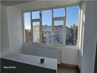 VANDUTA !!! Garsoniera cf 1 la etajul 2, str Republicii cu balcon, langa Flanco