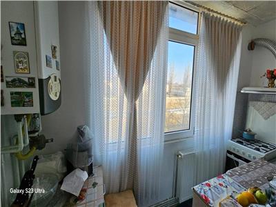 VANDUTA !!! Garsoniera cf 1 la etajul 2, str Republicii cu balcon, langa Flanco