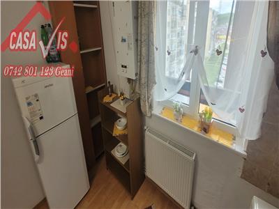 Garsoniera cf 1 cu bucatarie foarte mare, zona de sus