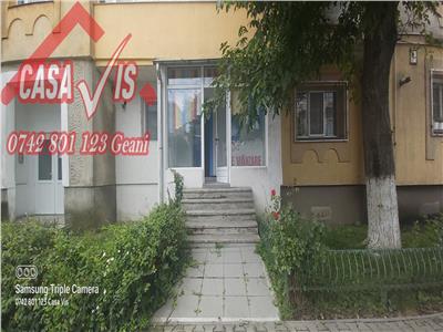 Spatiu comercial in Onesti 29900 euro pentru o fizerie, birou, manichiura, comert, prestari servicii , vad destul de bun