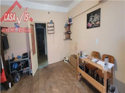 Garsoniera in Onesti etajul 1, str Republicii 37 mp , simpla, 24800 euro, neg