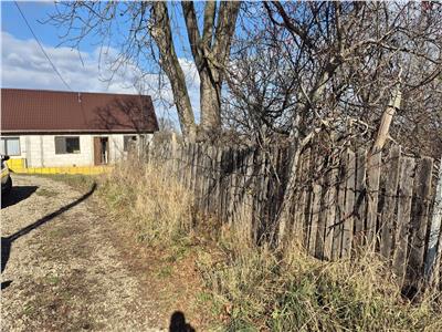 Teren intravilan langa Onesti 7,5 euro/mp cu acte