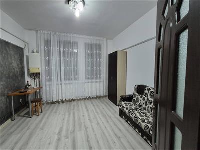 Apartament 2 camere in Onesti decomandat, 55 mp, etajul 6 cu lift, balcon