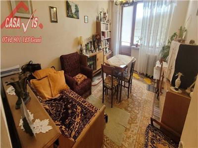 Apartament 2 camere in Onesti decomandat, 55 mp, etajul 6 cu lift, balcon