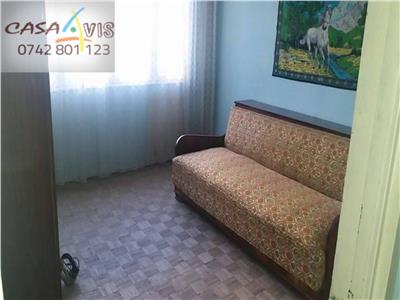 VANDUT !!Apartament cu 2 camere , zona centrala , etajul 1