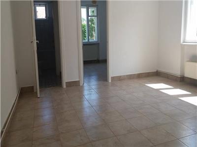 Apartament de inchiriat cu 2 camere pe Republicii