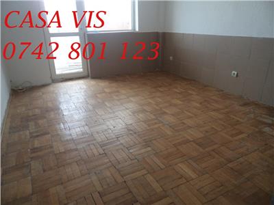 VANDUT !!! APARTAMENT 3 CAM LANGA PROFI