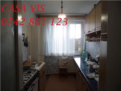 VANDUT !!! Apartament cu 3 camere, zona ultracentrala