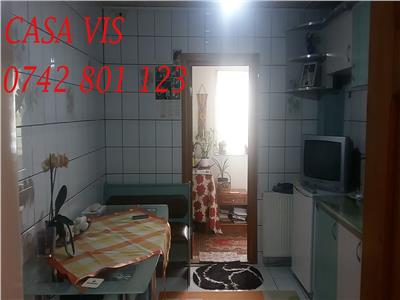 Apartament cu 3 camere, decomandat, langa ANL