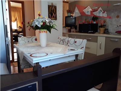 APARTAMENT 3 CAMERE LANGA PRIMARIE