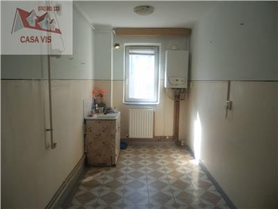 VANDUT !!Apartament 2 camere in Onesti cu centrala proprie, termopane,