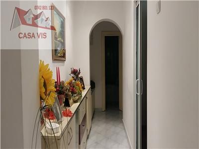 VANDUT !!! Apartament 2 camere in Onesti, et 2, zona de jos,