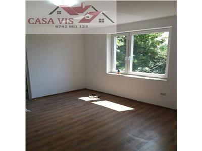 VANDUT !!! Apartament 2 camere etajul 1, langa Onesti,  12 000 euro