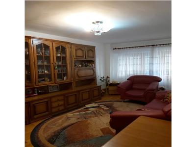 VANDUT !!! Apartament 3 camere zona Mal, parter cu balcon de 6 metri