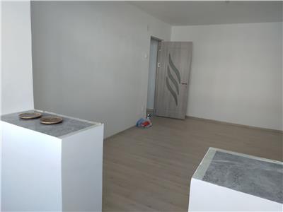 Vandut !!! Apartament 2 camere cu balcon in zona de sus