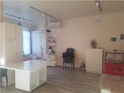 VANDUT !!! Spatiu comercial de vanzare situat in zona de sus a orasului, bloc nou. Casa Vis Onesti si www.casavis.ro